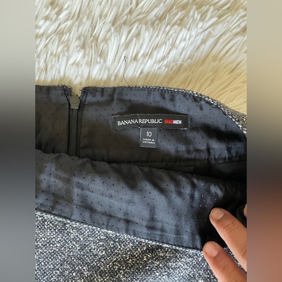 Banana Republic pencil skirt - Picture 2 of 2